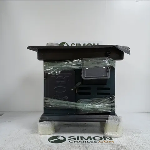 WOOD BURNING STOVE WITH VENTED PANELS