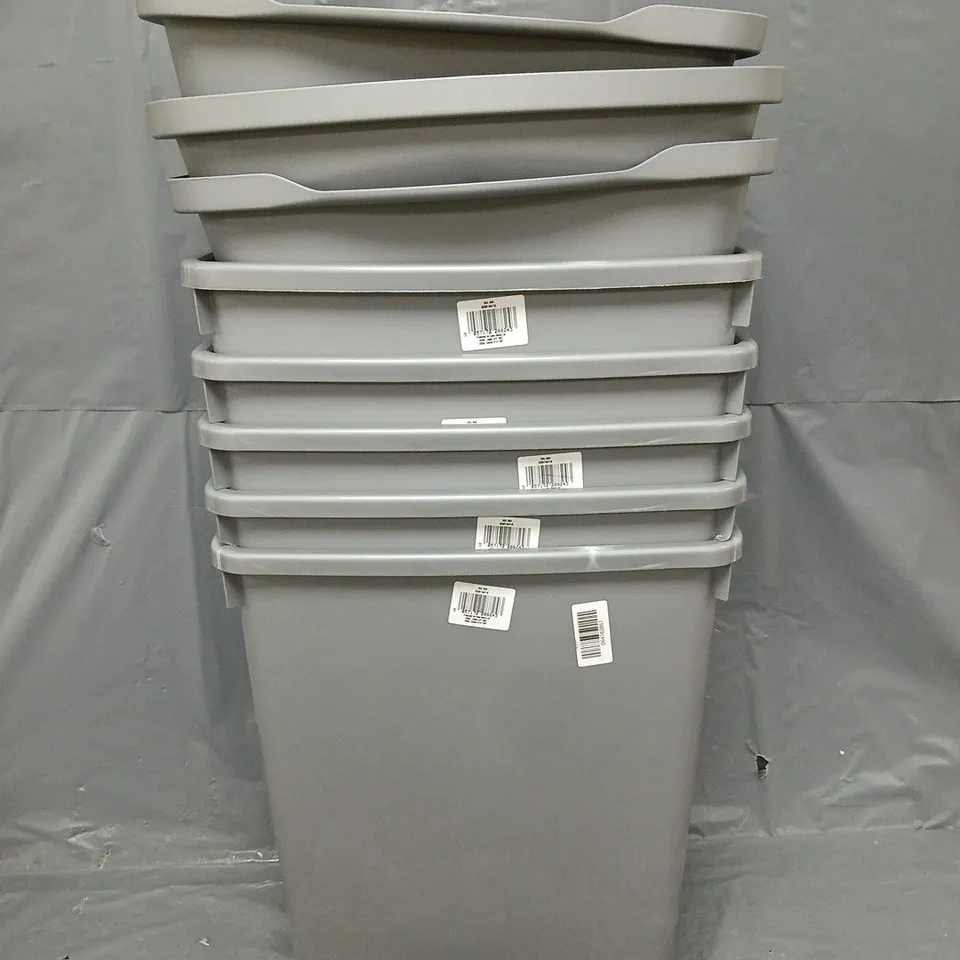 5 50L PLASTIC BINS IN GREY WITH LIDS