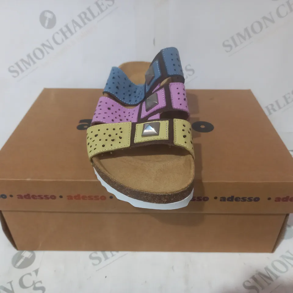BOXED PAIR OF ADESSO OPEN TOE SANDALS IN BLUE/PINK/YELLOW SIZE 6