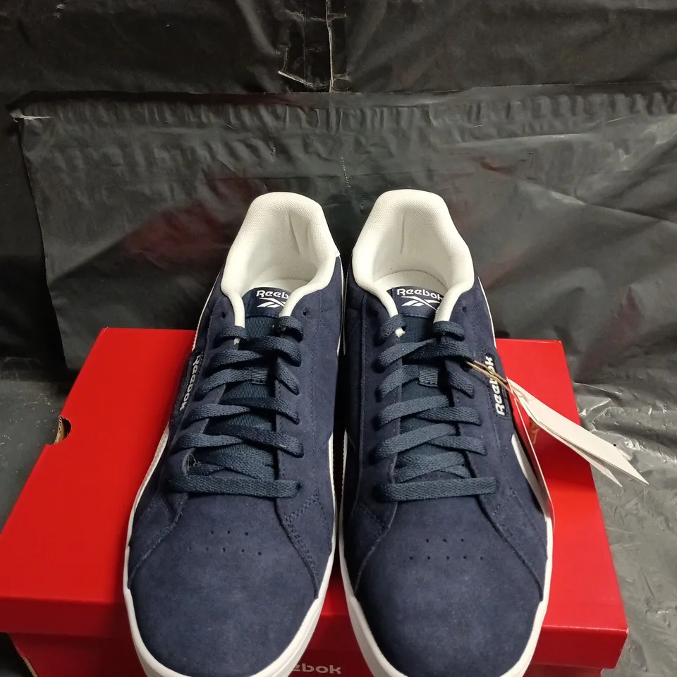 BOXED PAIR OF REEBOK COURT RETRO UNISEX TRAINERS – UK 11 NAVY/BLACK/WHITE 