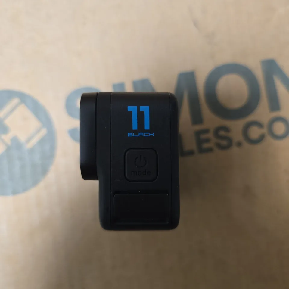 GOPRO HERO11 BLACK ACTION CAMERA WITH MOUNT & USB CABLE 