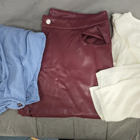 BOX OF APPROXIMATELY 20 ASSORTED CLOTHING ITEMS IN VARIOUS COLOURS, STYLES, AND SIZES - COLLECTION ONLY