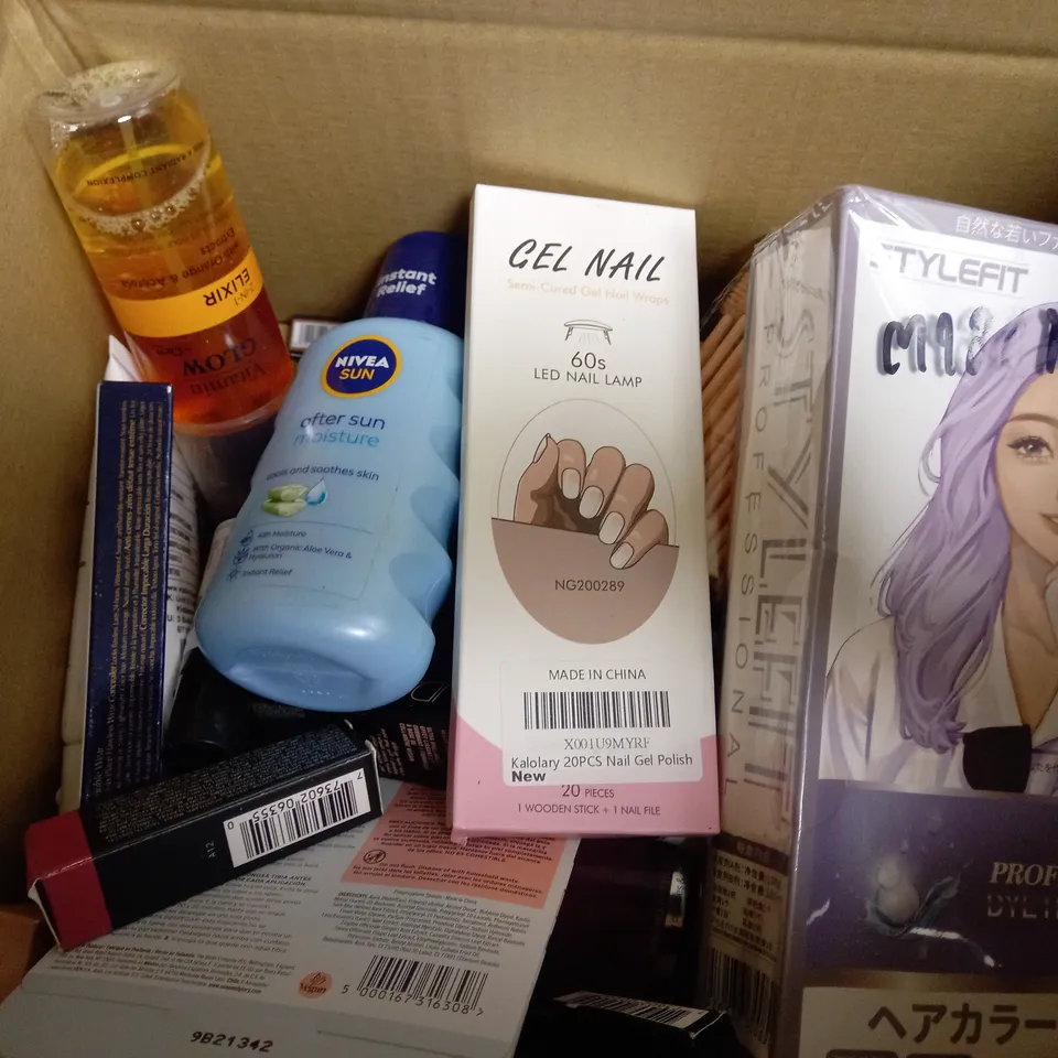 APPROXIMATELY 20 ASSORTED HEALTH AND BEAUTY PRODUCTS TO INCLUDE LIFE SUPPLIES REFRESHING HAND WASH, NIVEA ROSE CARE MICELLAR WATER, ALUMIER FIRMING CREAM