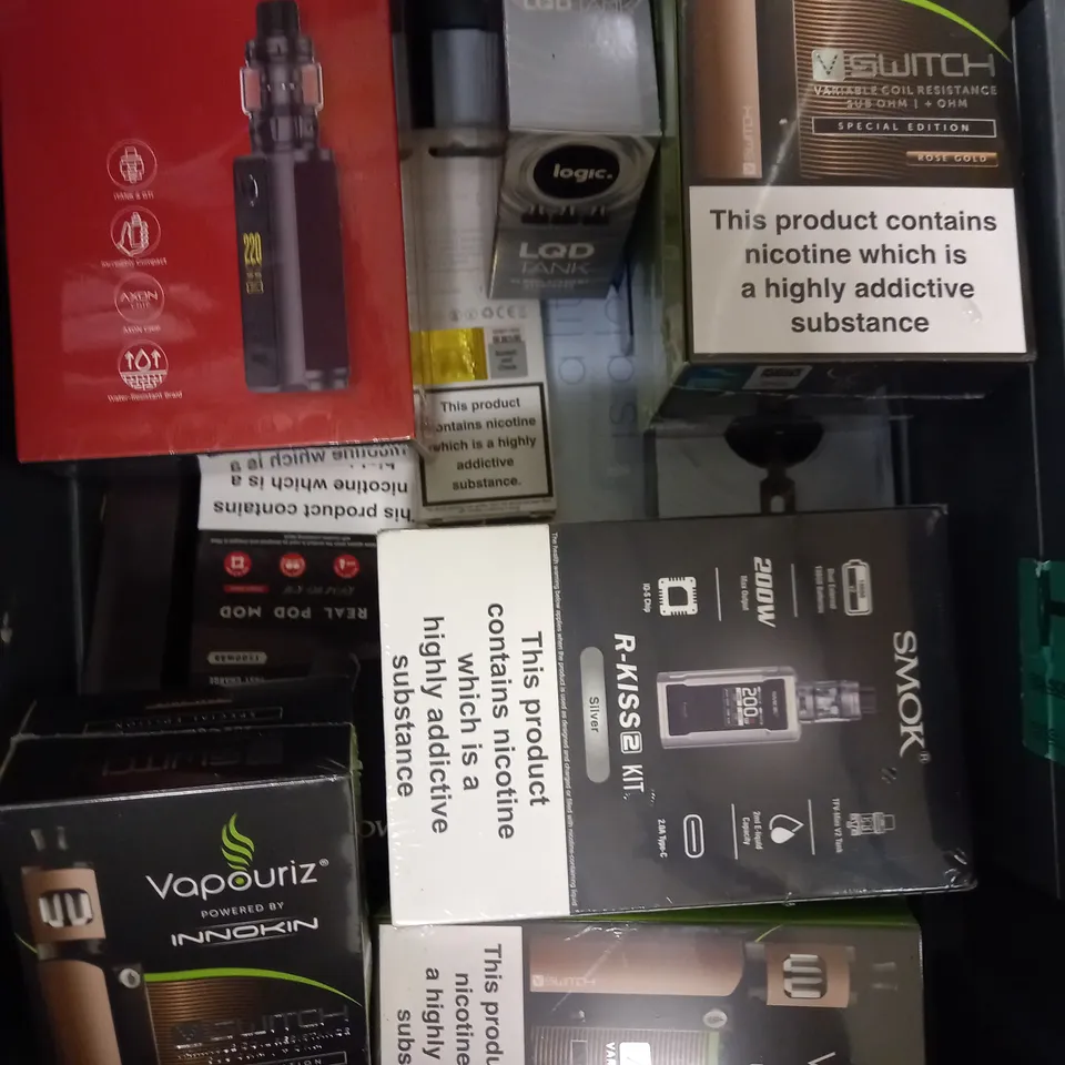 LOT OF APPROXIMATELY 20 VAPING PRODUCTS AND ACCESSORIES 