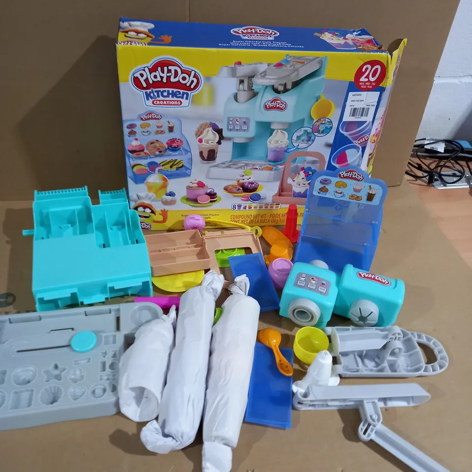 PLAY-DOH SUPER COLOURFUL CAFÉ PLAYSET RRP £36.99