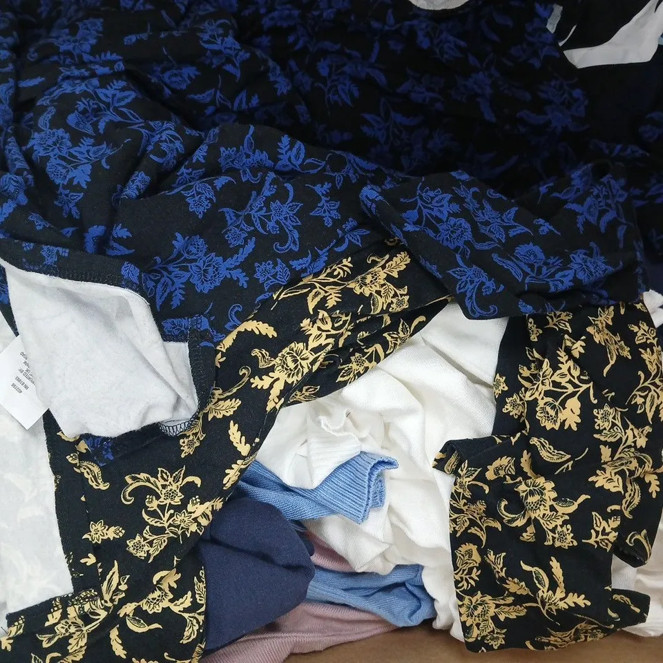 BOX OF APPROXIMATELY 30 ASSORTED CLOTHING AND FASHION ITEMS TO INCLUDE FRANK USHER, RUTH LANGSFORD, ETC - COLLECTION ONLY