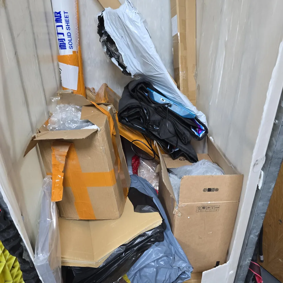 CAGE OF 15 ASSORTED ITEMS INCLUDING MOTIVATIONAL SIGN , SWAN ORNAMENT AND ELECTRONIC PLAY MAT GAME