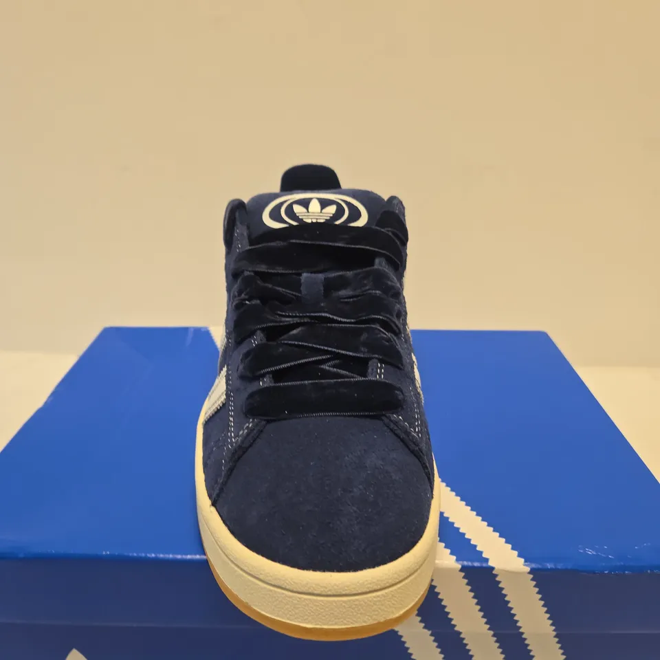 BOXED PAIR OF WOMENS ADIDAS CAMPUS 00'S TRAINERS - UK SIZE 8