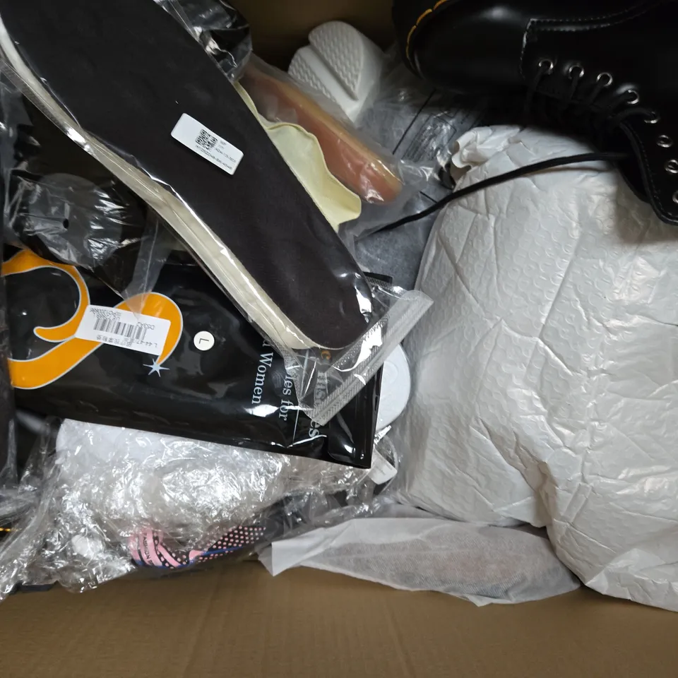 BOX OF APPROXIMATELY 15 ASSORTED PAIRS OF SHOES AND FOOTWEAR ITEMS IN VARIOUS COLOURS, STYLES, AND SIZES - COLLECTION ONLY