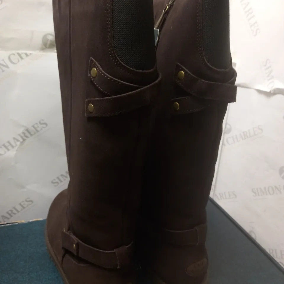 BOXED KEMMIE LEATHER / SUADE HIGH BOOTS - SIZE 9