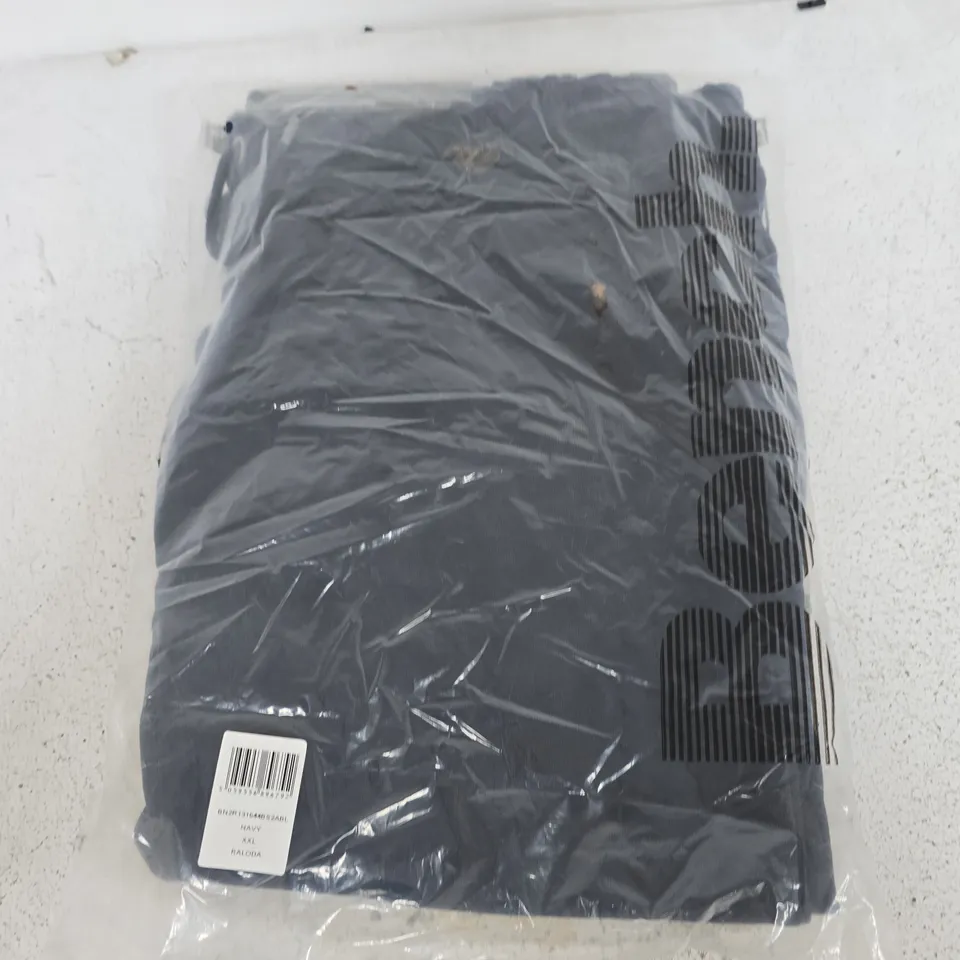 BAGGED BENCH RALODA SHORTS IN NAVY - XXL