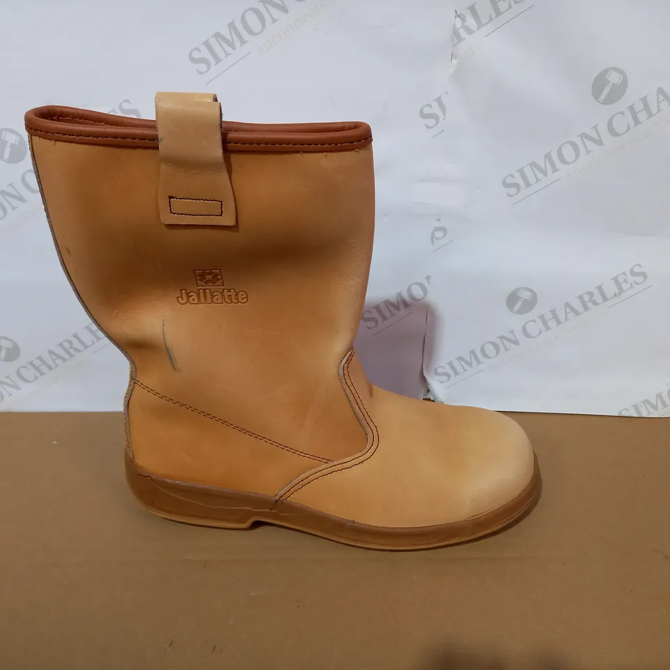 PAIR OF JALLATTE TAN WELLIES SIZE 44