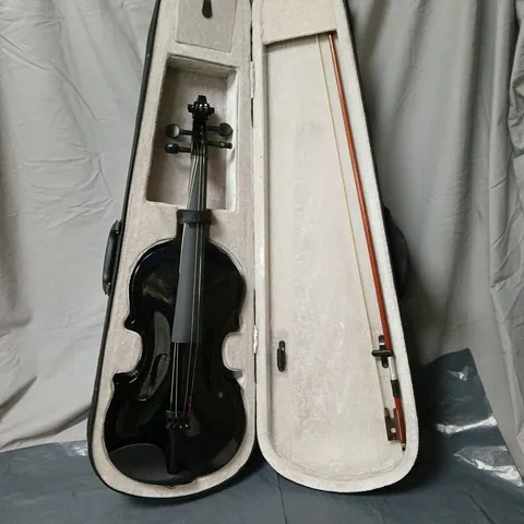 VIOLIN WITH BOW IN BLACK HARD CASE - BROKEN STRINGS 
