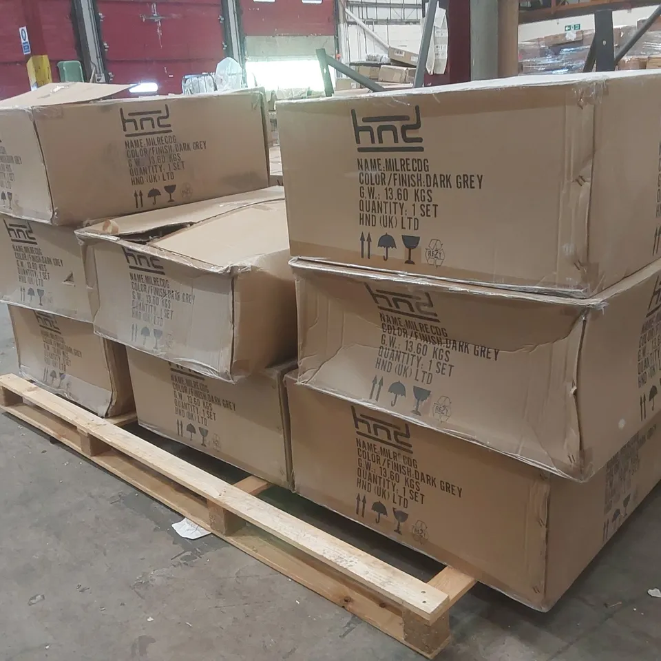 PALLET CONTAINING A LARGE QUANTITY OF DESIGNER METAL TABLE BASES