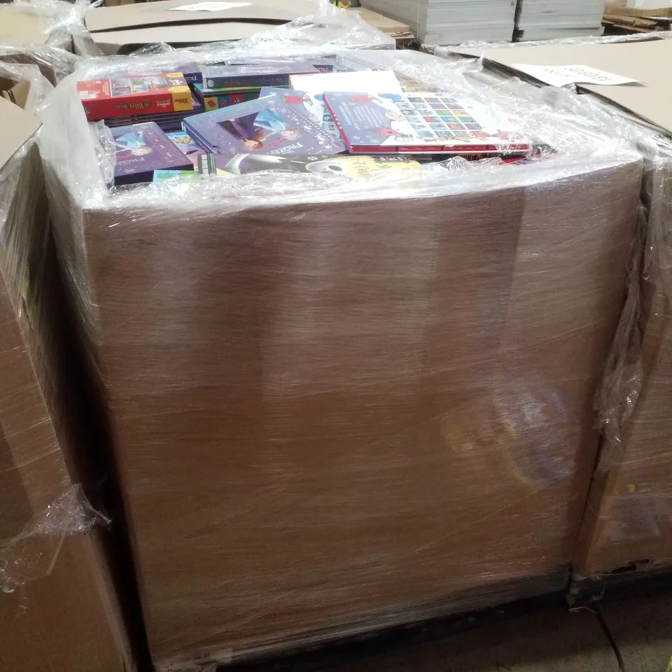 PALLET CONTAINING ASSORTED CHILDRENS ACTIVITY BOOKS/SETS INCLUDING POKEMON ANNUAL 2026, OLD MACDONALD HAD A FARM, SPIDEY AMAZING FRIENDS BUSY BOOK, MR. MEN LITTLE MISS ADVENT CALENDAR & BLUEY BOOK AND