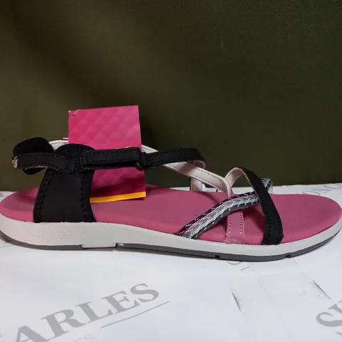 REGATTA LADY ROMA SANDALS SIZE 6