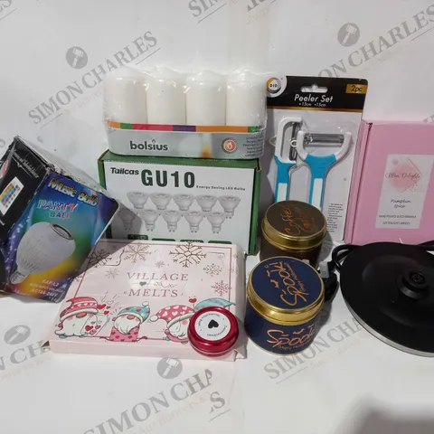 APPROXIMATELY 30 ASSORTED HOUSEHOLD ITEMS TO INCLUDE LIGHTBULBS, CANDLES, WAX MELTS, ETC