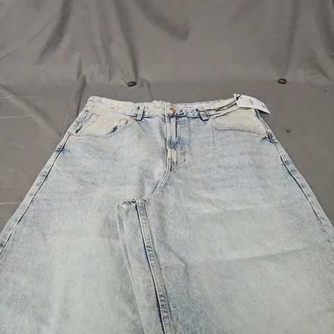 BERSHKA LIGHT-WASH DENIM JEANS – WOMEN'S – UK 34