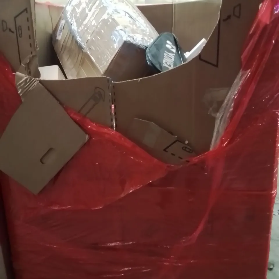 PALLET OF ASSORTED HOUSEHOLD GOODS AND PRODUCTS TO INCLUDE;SPORTS RACKET,FOOTBALL FLAGA