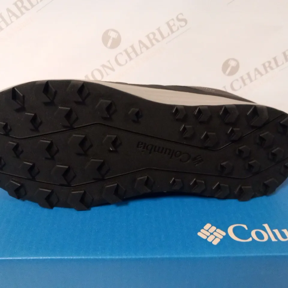 BOXED COLUMBIA WOMEN'S ESCAPE PURSUIT OUTDRY SIZE 8