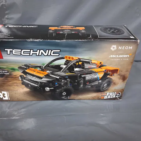 BOXED LEGO TECHNIC MCLAREN 42166 NEOM MCLAREN EXTREME E TEAM