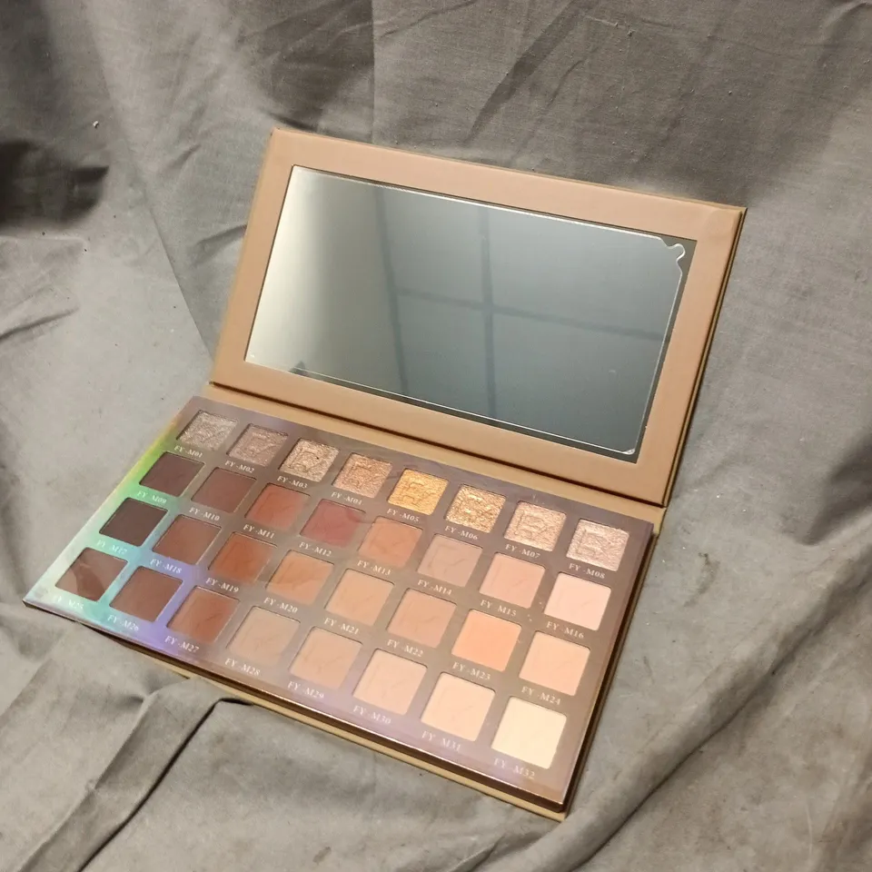 BOXED FYNE PLAETTE FOR EYE AND FACE