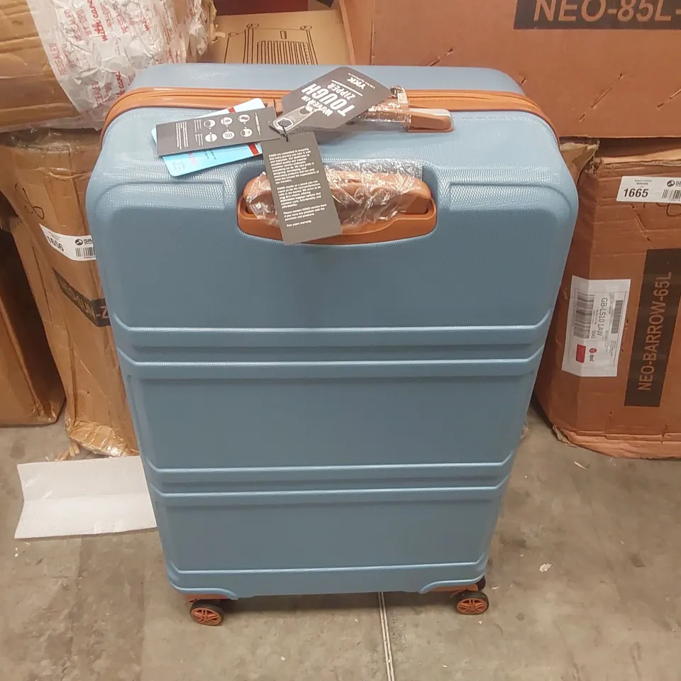BOXED KONO HARDSHELL SUITCASE 