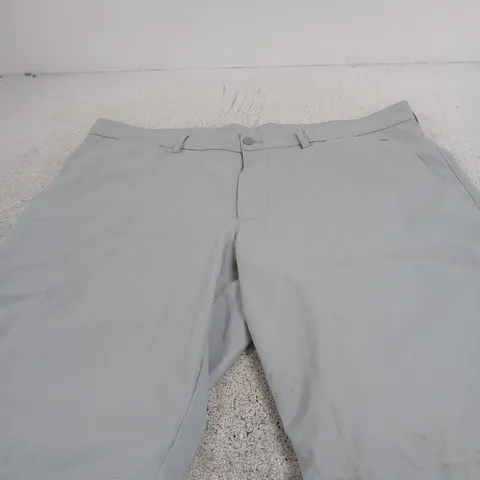 J. LINDEBERG GOLF SHORTS – LIGHT GREY, UK 38