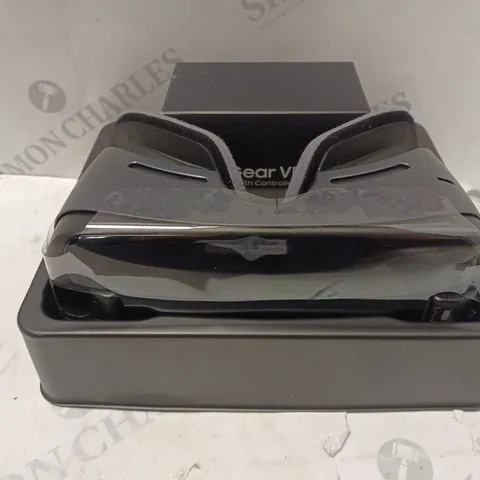 BOXED SAMSUNG GEAR VR WITH CONTROLLER