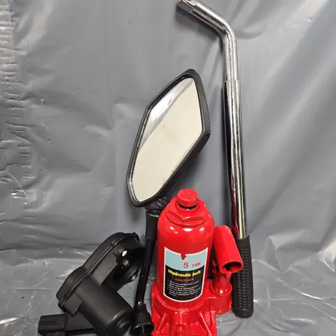 TOTE OF APPROXIMATELY 10 ASSORTED VEHICLE ITEMS TO INCLUDE - 5 TON JACK , MOTOBIKE WING MIRROR ETC
