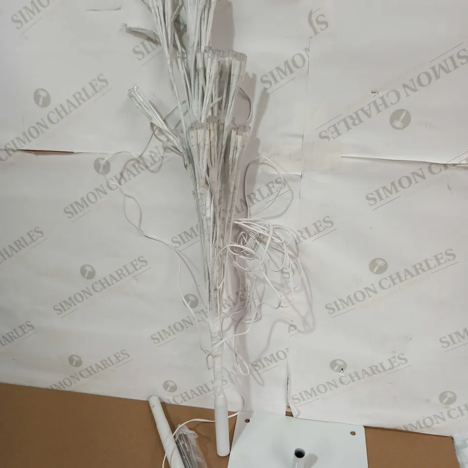 OUTDOOR/INDOOR STARBURST TWIG 5 FT CHRISTMAS TREE RRP £62.99