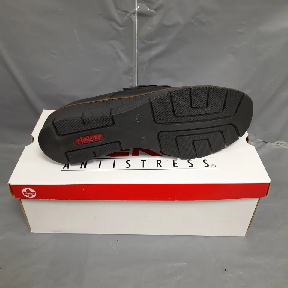 BOXED PAIR OF BLACK REIKER ANTISTRESS SHOES - 7.5