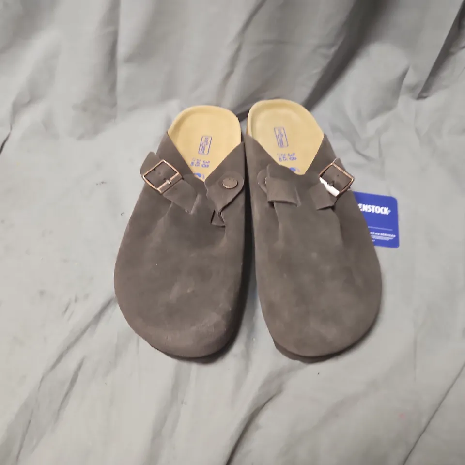 BIRKENSTOCK BOSTON BS CLOGS, DARK BROWN SUEDE, UK 5 (EU 38) – PAIR