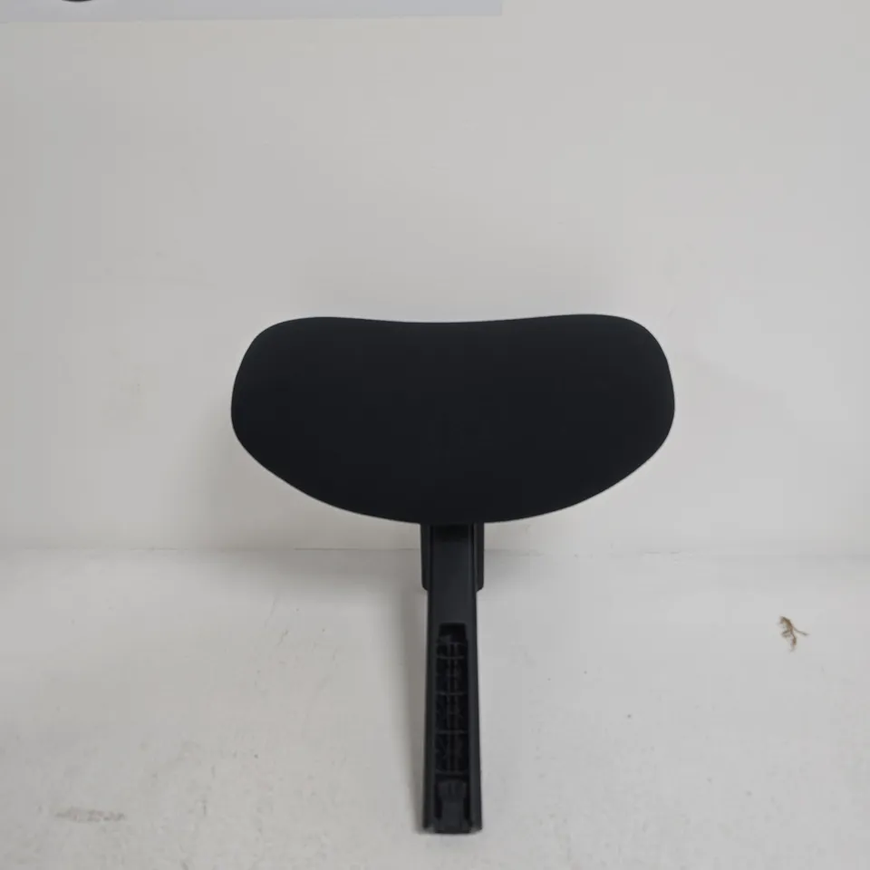 LIBERNOVO HEADREST BOXED