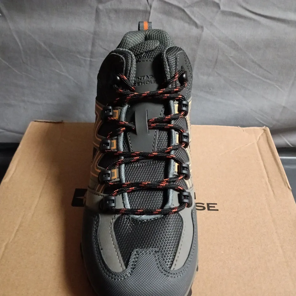 BOXED PAIR OF MOUNTAIN WAREHOUSE KIDS WALKING BOOTS – DARK GREY, UK 3 