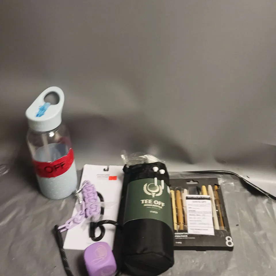 MEDIUM BOX OF APPROXIMATELY 20 ASSORTED HOUSEHOLD ITEMS TO INCLUDE DRINK FLASK, TEE OFF DRINK BOTTLE AND PEN PACK