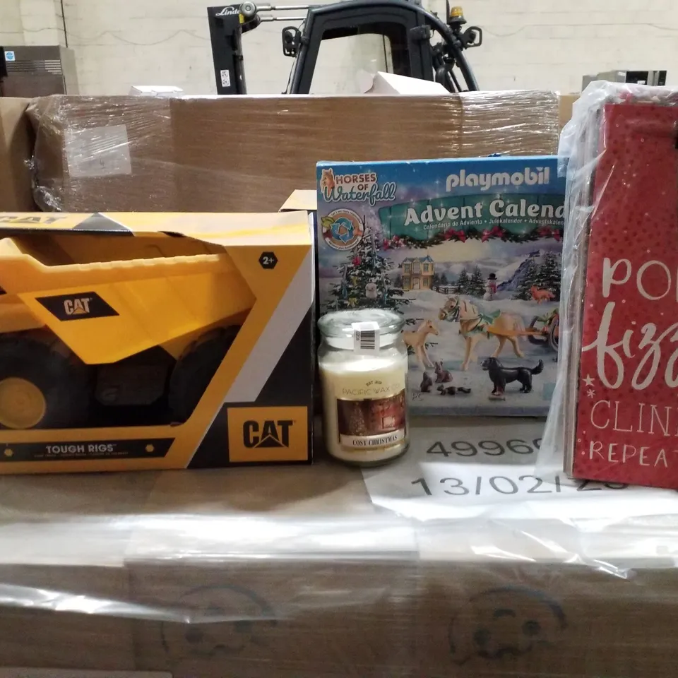 PALLET CONTAINING ASSORTED PRODUCTS INCLUDING CAT TOUGH RIGS DUMP TRUCK TOYS, PACIFIC WAX CO. COSY CHRISTMAS CANDLES, PLAYMOBIL HORSES OF WATERFALL ADVENT CALENDARS & GIFT BAGS