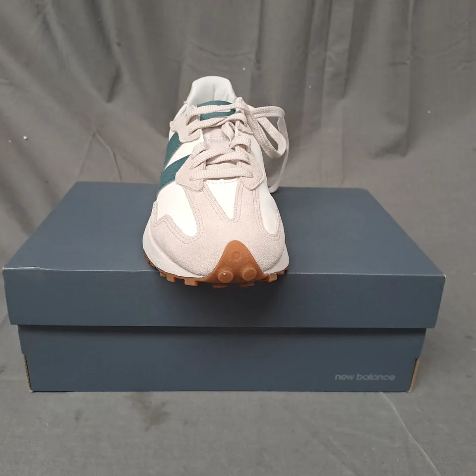 BOXED PAIR OF NEW BALANCE 327 SHOES IN CREAM/GREEN UK SIZE 7