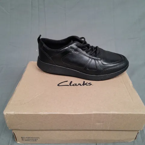 BOXED PAIR OF CLANKS SCAPE TRACK Y BLACK LEATHER SIZE UK 3