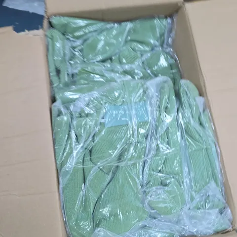 BOX OF APPROXIMATELY 30 ASSORTED CLOTHING ITEMS TO INCLUDE: LA MAREY JUMPER