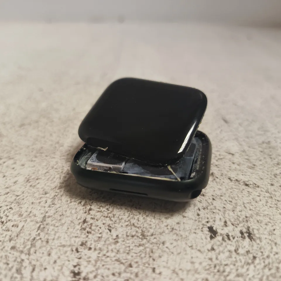 APPLE WATCH SERIES 7 A2474