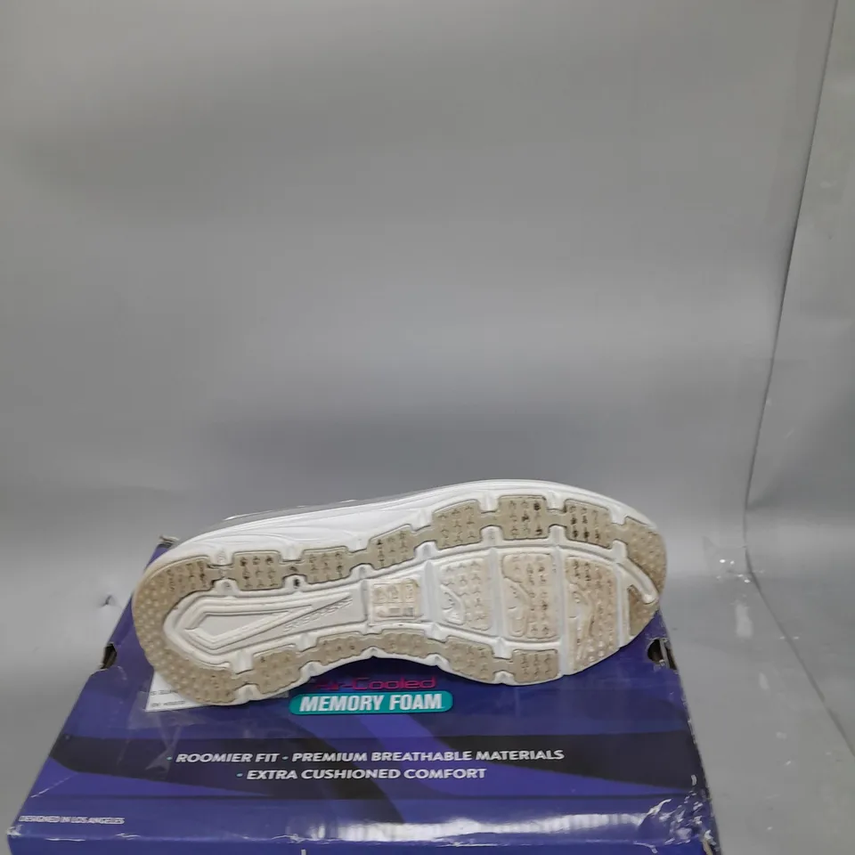 SKECHERS GLOW TRAINERS WHITE - SIZE 5