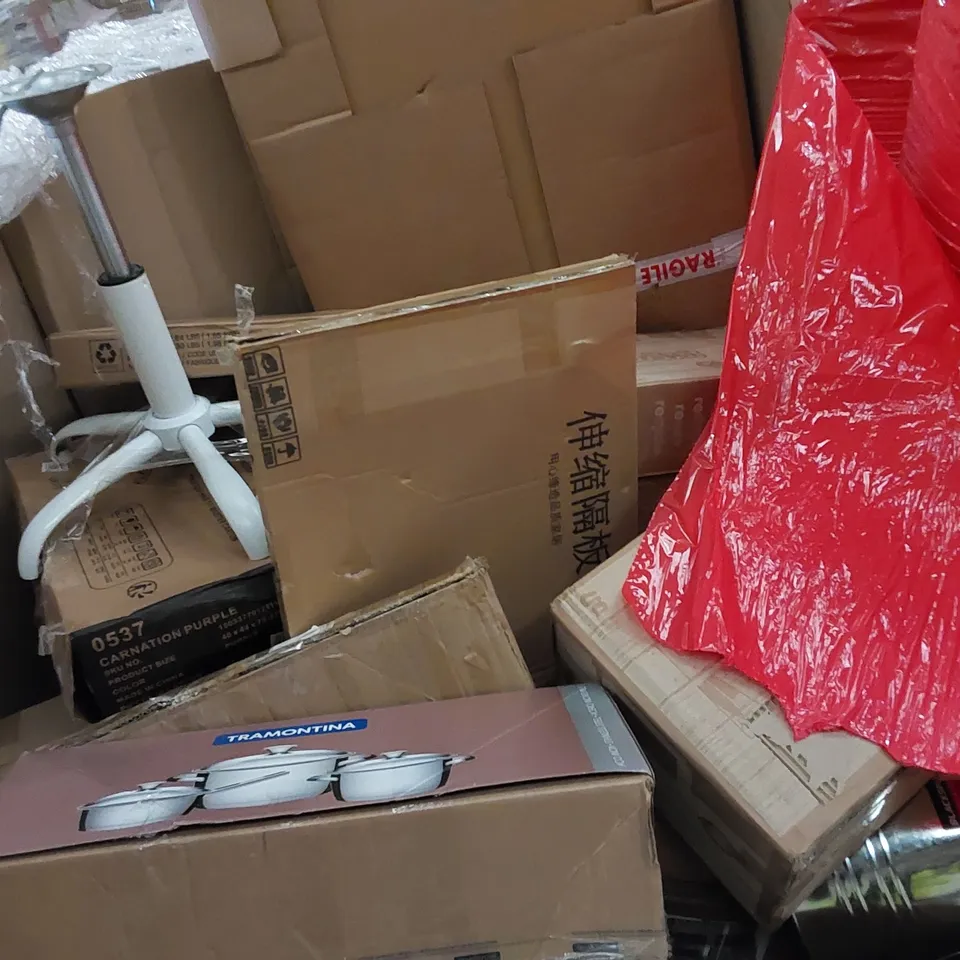 PALLET OF ASSORTED HOUSEHOLD ITEMS AND CONSUMER PRODUCTS. INCLUDES PANS, PET TUNNEL, BUCKET, BOXED FURNITURE ETC 