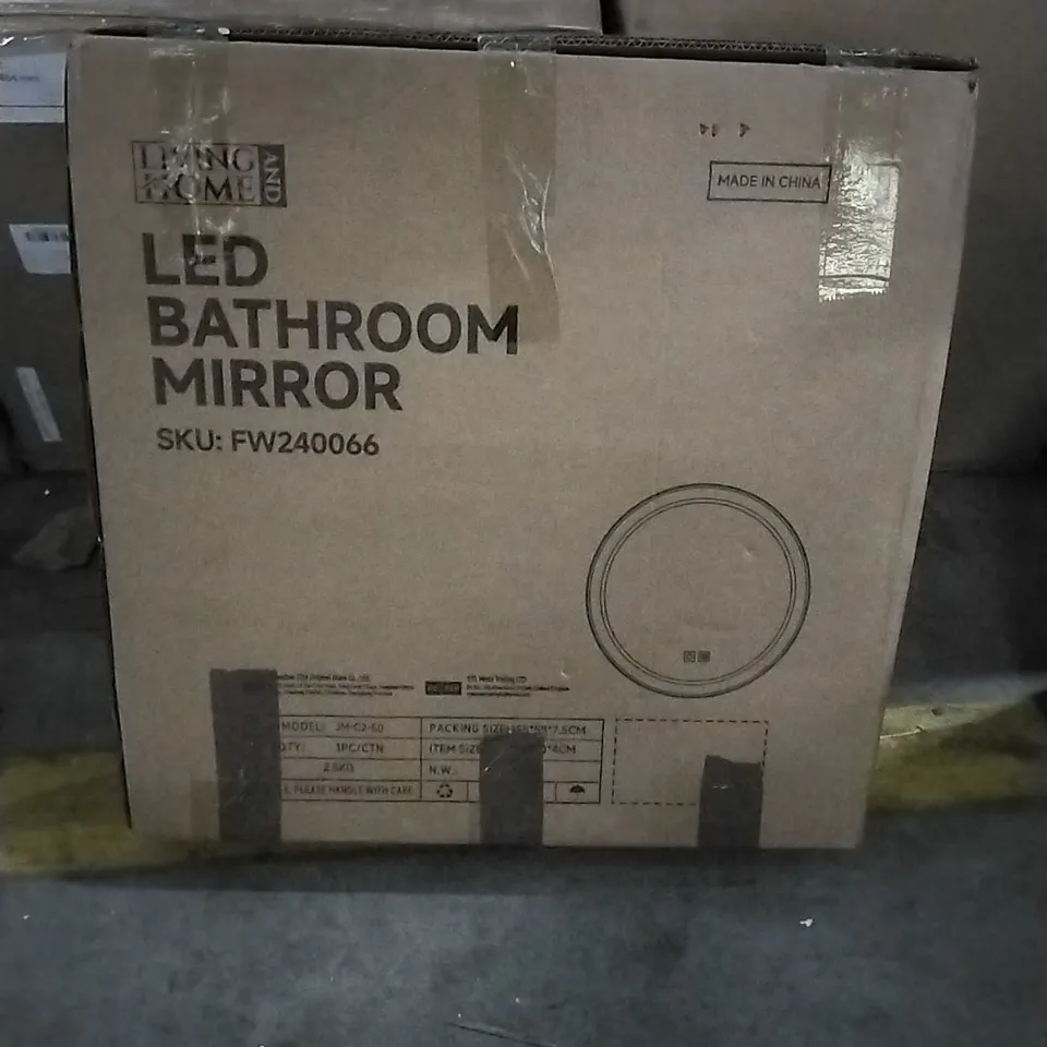 BOXED LIVING AND HOME LED BATHROOM MIRROR FW240066