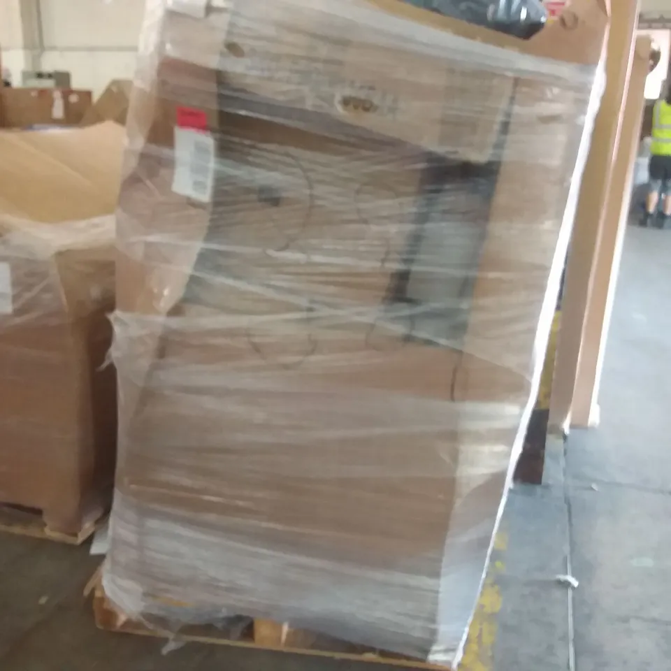 PALLET OF ASSORTED ITEMS INCLUDING OFFICE CHAIR, MERRIMEN BUBBLE WRAP ROLL, CAMORSA, LEVEL8, WANTJOIN BLENDER