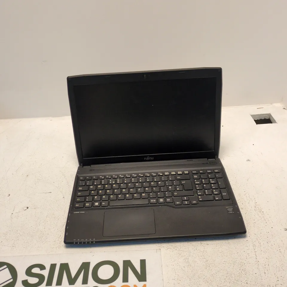 FUJITSU LIFEBOOK A514 LAPTOP – UK KEYBOARD, BLACK, 4GB RAM, 500GB HDD, FAULTY TOUCHPAD