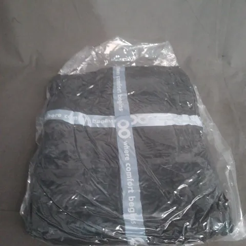 SEALED OODIE OVERSIZED HOODED BLANKET - BLACK