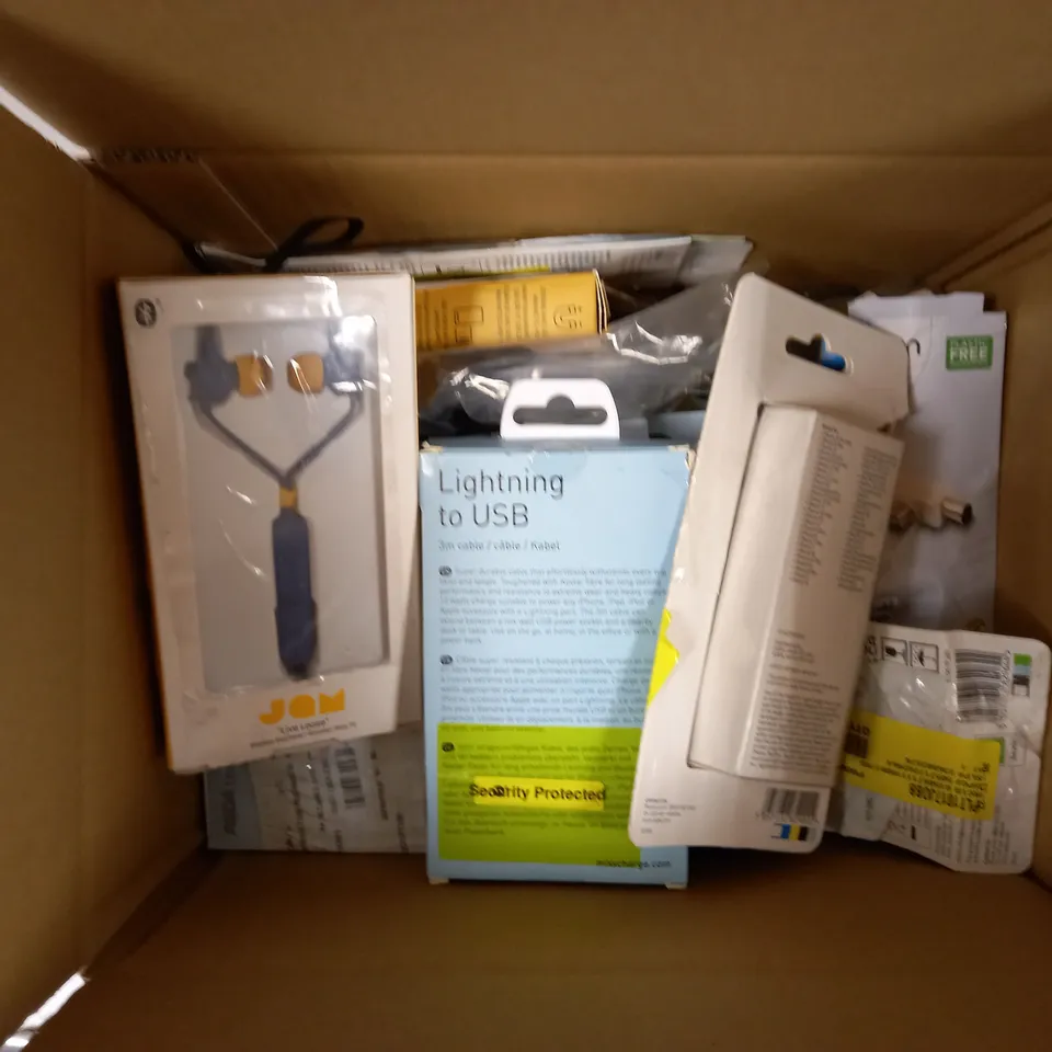 LOT OF APPROXIMATELY 20 ELECCTRICALS TO INCLUDE 3FT CHARGE AND SYNC CABLE, JAM 'LIVE LOOSE' WIRELESS EARPHONES, MIXX CHARGE LIGHTNING TO USB 3M CABLE, ETC