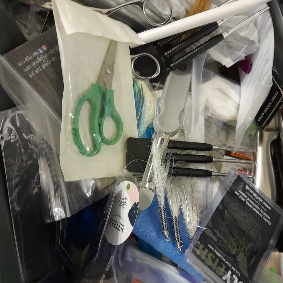 LOT OF APPROX 15 ASSORTED HOUSEHOLD ITEMS TO INCLUDE HAND AXE, SCISSORS, SCREWS, ETC