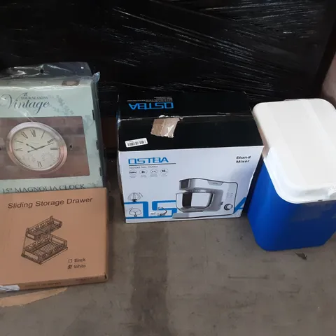 LARGE PALLET OF ASSORTED HOMEWARE ITEMS TO INCLUDE PORTABLE COOLERS, CLOCKS, STAND MIXERS ETC